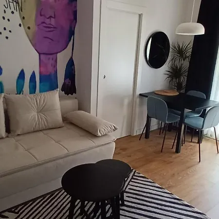 Charming Close To The Old Town & A Free Tour