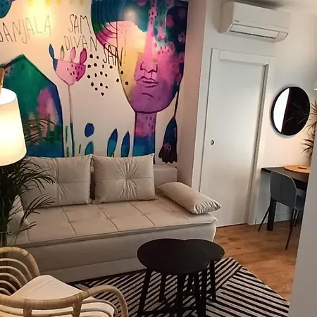 Charming Close To The Old Town & A Free Tour Appartement