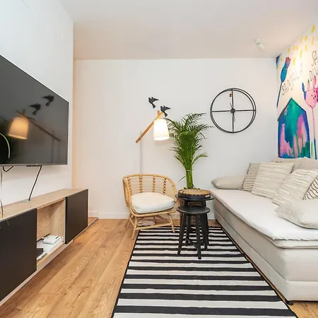 아파트 Charming Close To The Old Town & A Free Tour *