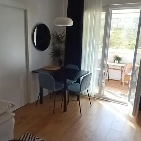 Charming Close To The Old Town & A Free Tour *