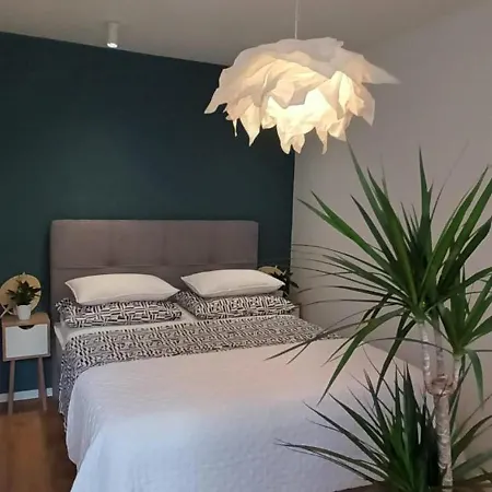 Charming Close To The Old Town & A Free Tour Appartamento *